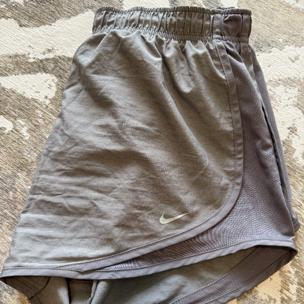 Nike Women's Dri-FIT Tempo Mid-Rise Brief-Lined Running Shorts Grey